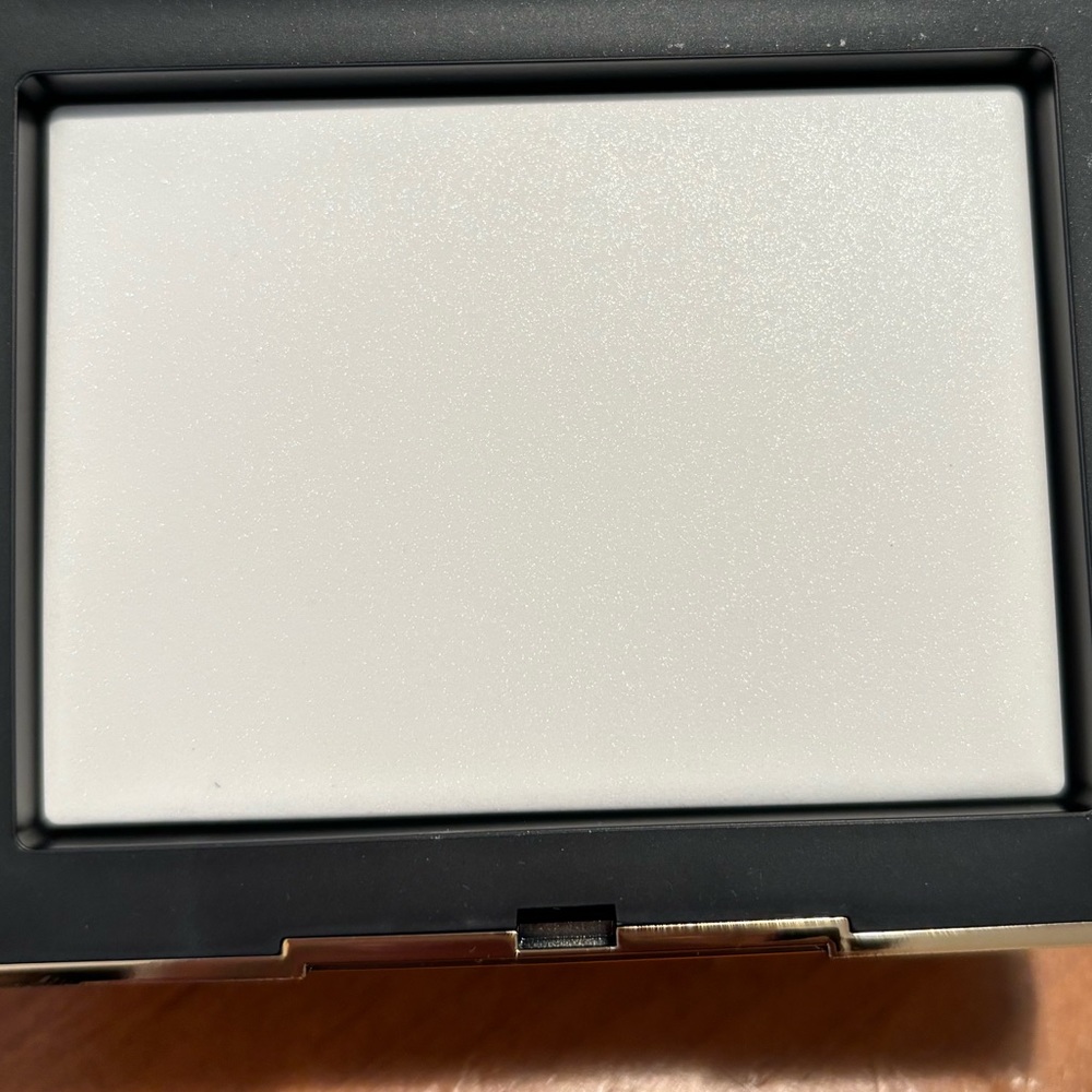 NARS Claudette Light Reflecting Pressed Setting Powder - Picture 8 of 16